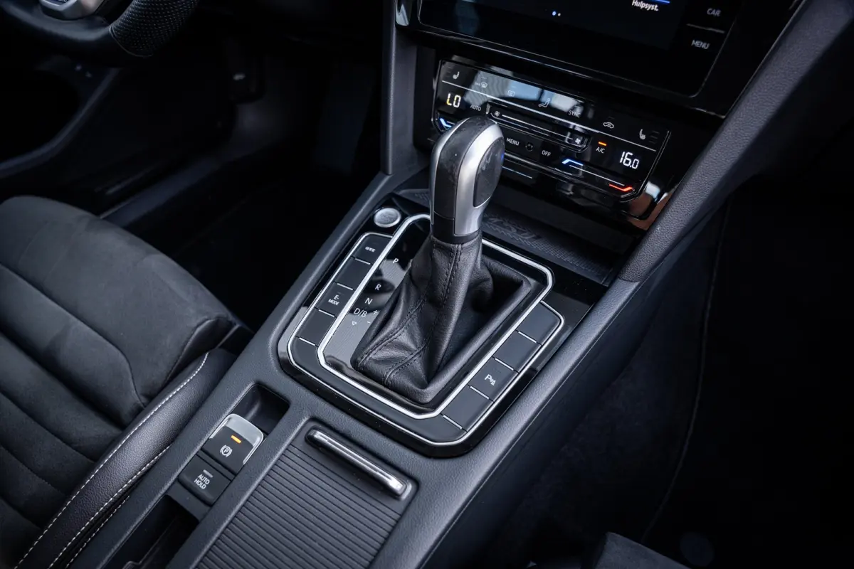 1.4 TSI PHEV GTE Business | Achteruitrijcamera | Elektrisch bedienbare achterklep met sensorsturing | Lederen bekleding