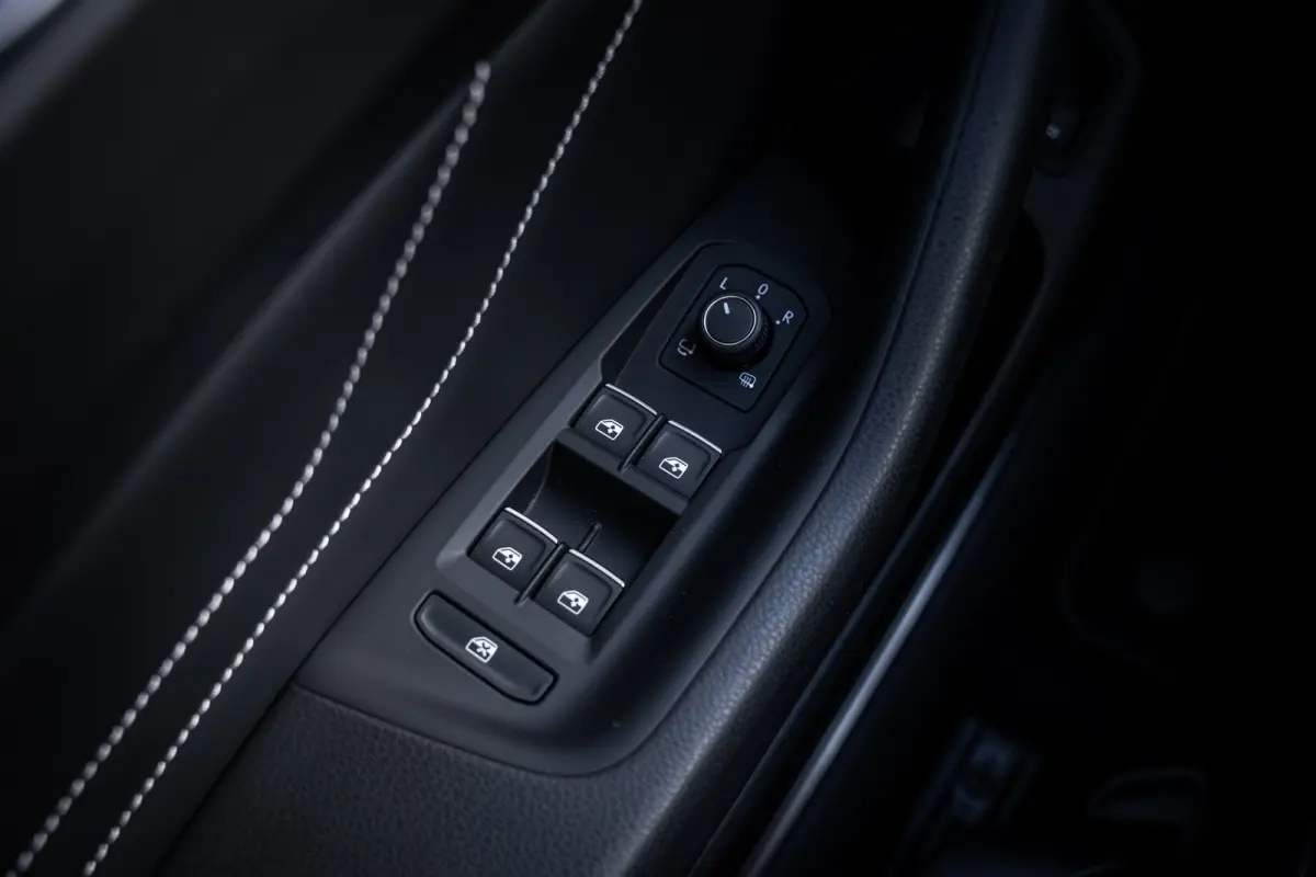 1.4 TSI PHEV GTE Business | Achteruitrijcamera | Elektrisch bedienbare achterklep met sensorsturing | Lederen bekleding