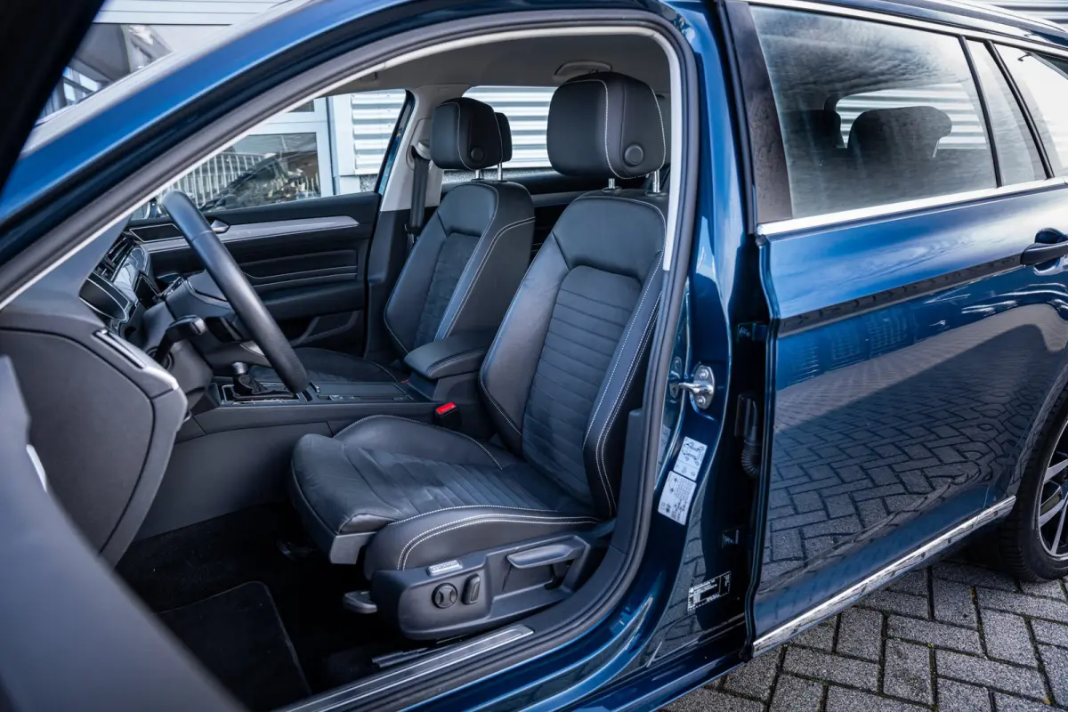 1.4 TSI PHEV GTE Business | Achteruitrijcamera | Elektrisch bedienbare achterklep met sensorsturing | Lederen bekleding