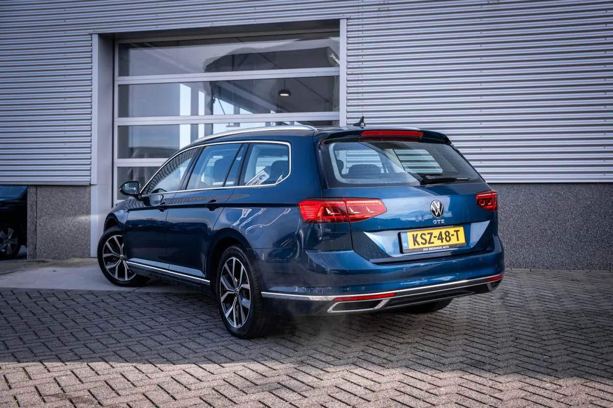 1.4 TSI PHEV GTE Business | Achteruitrijcamera | Elektrisch bedienbare achterklep met sensorsturing | Lederen bekleding