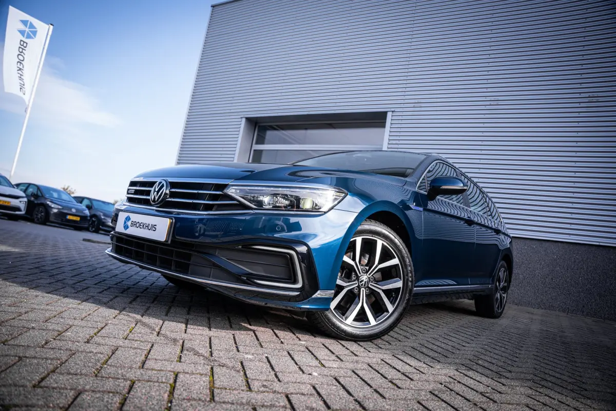 1.4 TSI PHEV GTE Business | Achteruitrijcamera | Elektrisch bedienbare achterklep met sensorsturing | Lederen bekleding