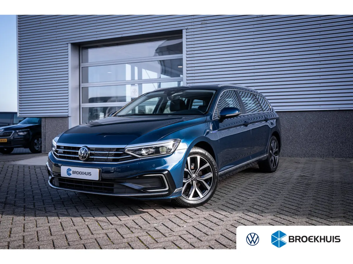 1.4 TSI PHEV GTE Business | Achteruitrijcamera | Elektrisch bedienbare achterklep met sensorsturing | Lederen bekleding