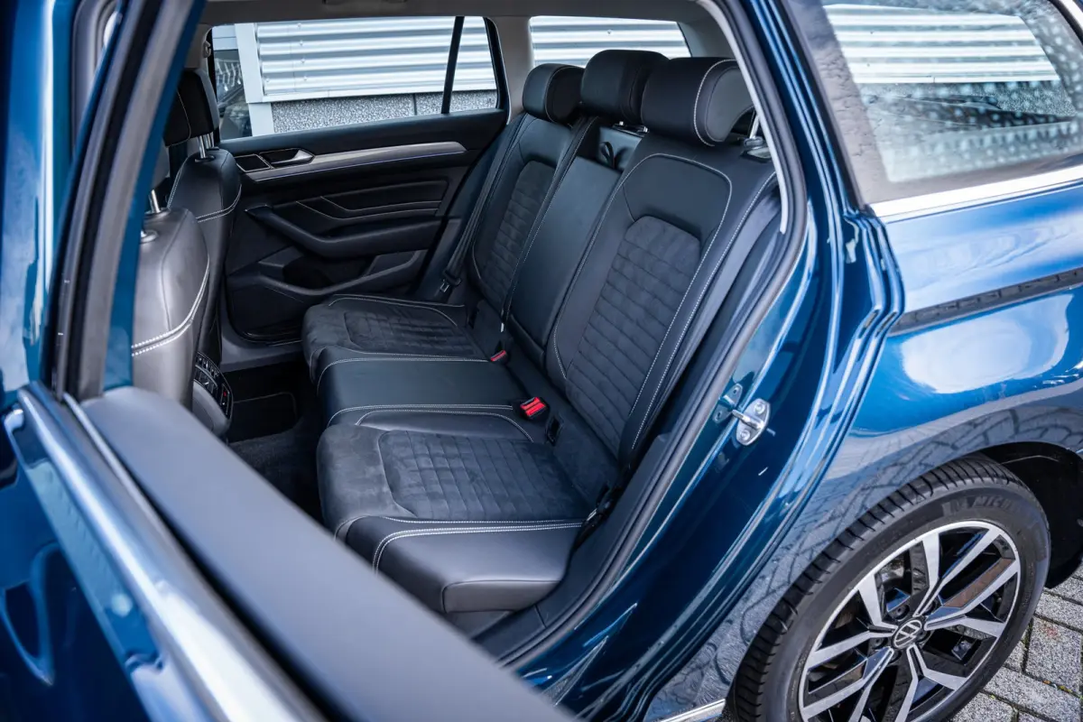 1.4 TSI PHEV GTE Business | Achteruitrijcamera | Elektrisch bedienbare achterklep met sensorsturing | Lederen bekleding