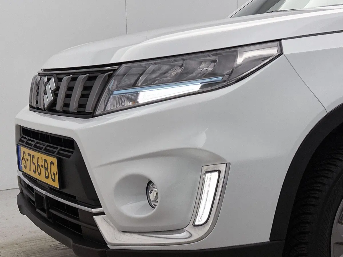 1.5 Hybrid Select | AUTOMAAT | ACHTERUITRIJCAMERA | STOELVERWARMING | LANE ASSIST | APPLE CARPLAY - ANDROID AUTO | DODEHOEK | CLIMATE CONTROL | CRUISE CONTROL |