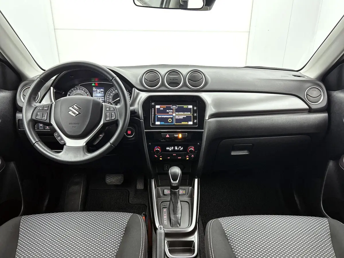 1.5 Hybrid Select | AUTOMAAT | ACHTERUITRIJCAMERA | STOELVERWARMING | LANE ASSIST | APPLE CARPLAY - ANDROID AUTO | DODEHOEK | CLIMATE CONTROL | CRUISE CONTROL |