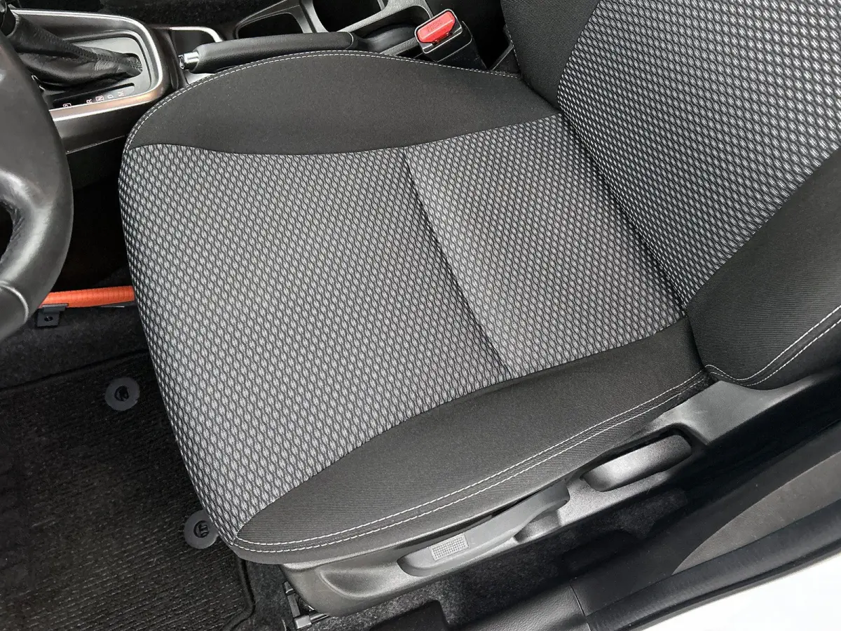 1.5 Hybrid Select | AUTOMAAT | ACHTERUITRIJCAMERA | STOELVERWARMING | LANE ASSIST | APPLE CARPLAY - ANDROID AUTO | DODEHOEK | CLIMATE CONTROL | CRUISE CONTROL |