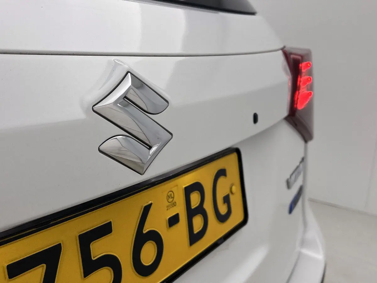1.5 Hybrid Select | AUTOMAAT | ACHTERUITRIJCAMERA | STOELVERWARMING | LANE ASSIST | APPLE CARPLAY - ANDROID AUTO | DODEHOEK | CLIMATE CONTROL | CRUISE CONTROL |