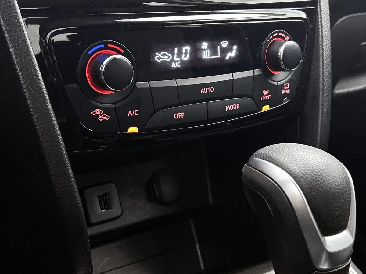 1.5 Hybrid Select | AUTOMAAT | ACHTERUITRIJCAMERA | STOELVERWARMING | LANE ASSIST | APPLE CARPLAY - ANDROID AUTO | DODEHOEK | CLIMATE CONTROL | CRUISE CONTROL |
