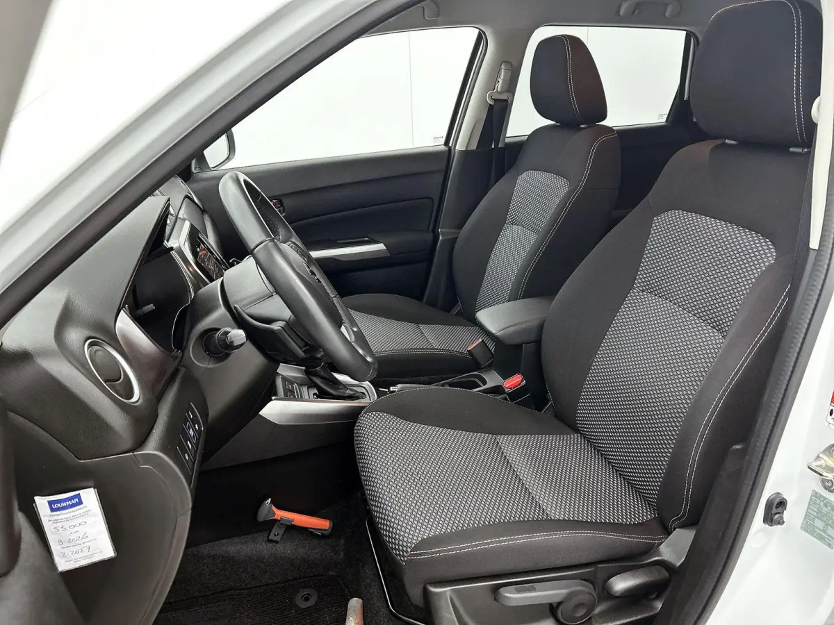 1.5 Hybrid Select | AUTOMAAT | ACHTERUITRIJCAMERA | STOELVERWARMING | LANE ASSIST | APPLE CARPLAY - ANDROID AUTO | DODEHOEK | CLIMATE CONTROL | CRUISE CONTROL |
