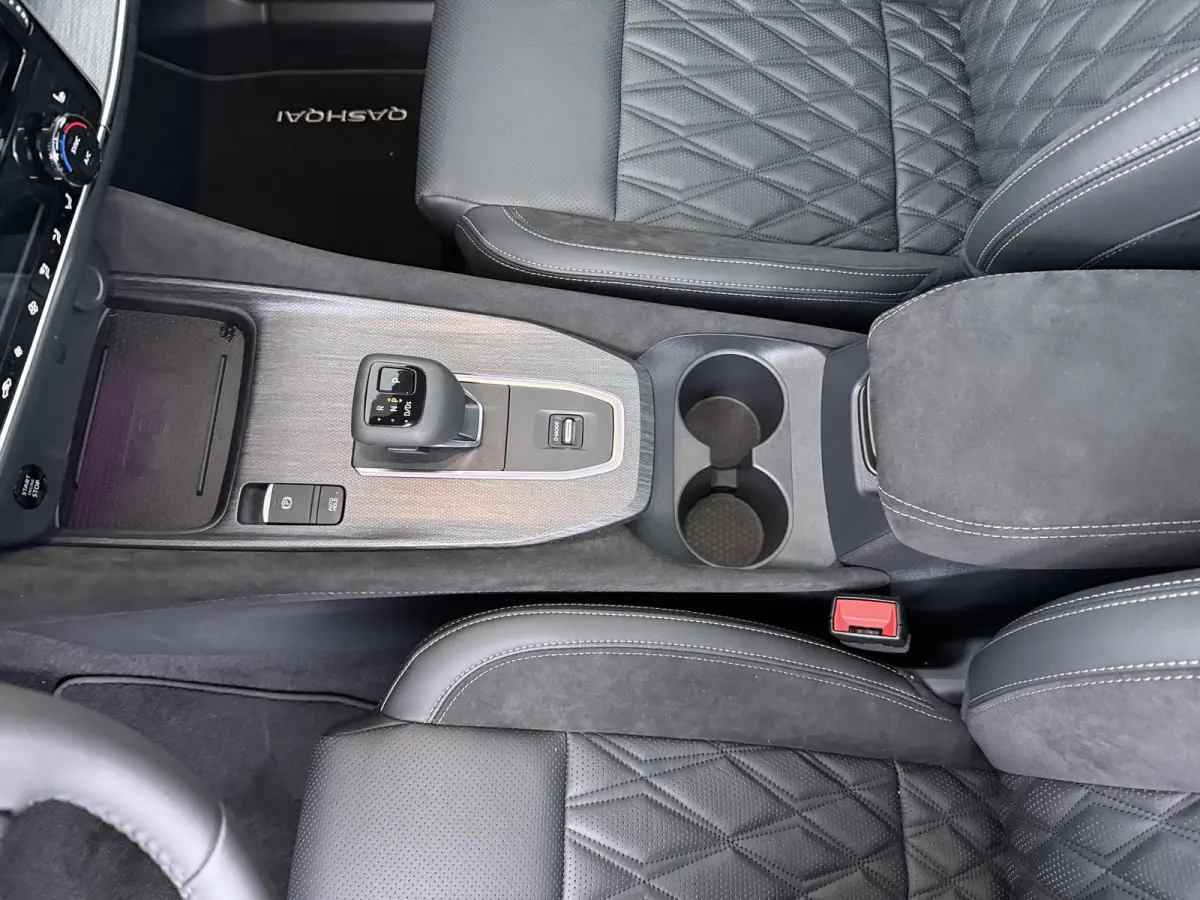 1.3 MHEV Xtronic Tekna Plus | Panoramadak | Lederen Bekl. | BOSE Audio |