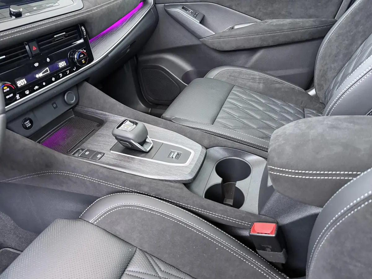 1.3 MHEV Xtronic Tekna Plus | Panoramadak | Lederen Bekl. | BOSE Audio |