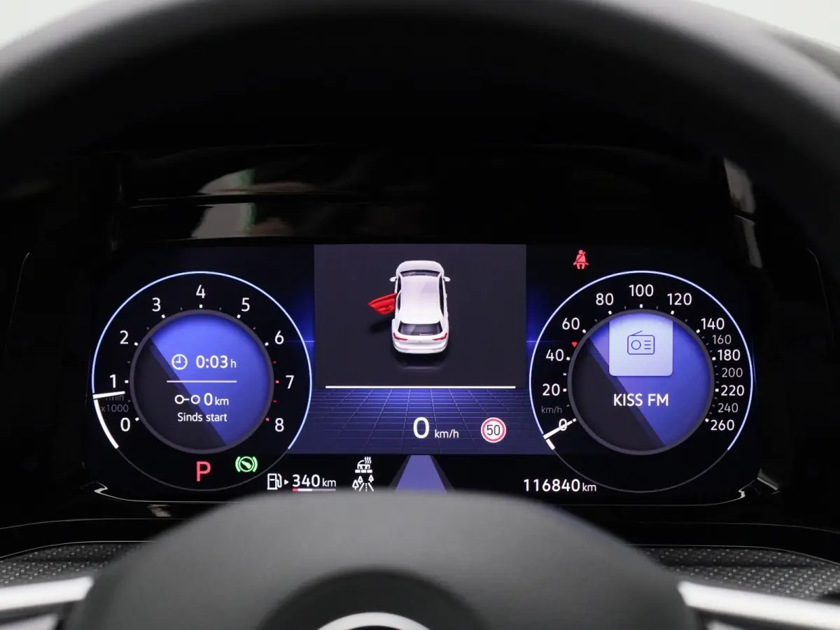 1.5 eTSI R-Line | Panoramadak | Navigatie | Achteruitrijcamera | Trekhaak | LED Matrix | Black Style | Keyless |