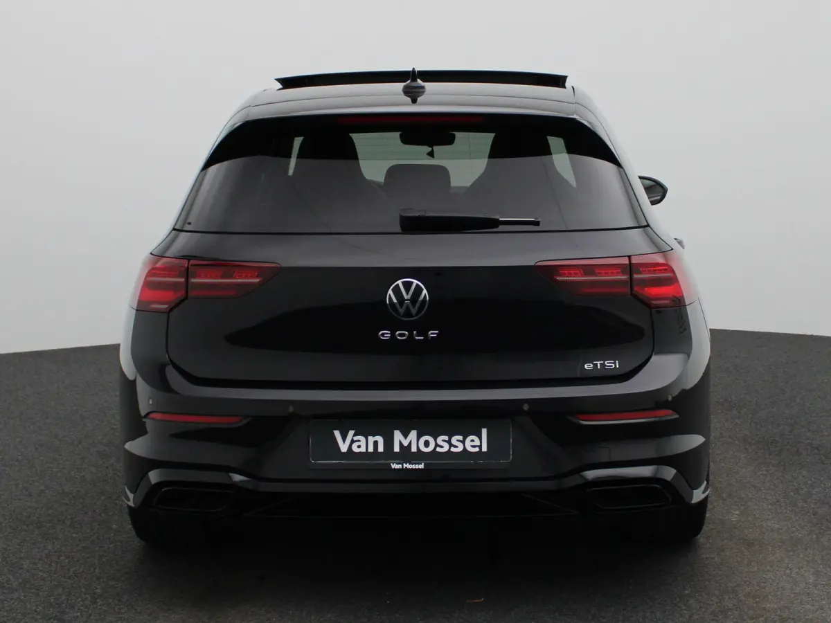 1.5 eTSI R-Line | Panoramadak | Navigatie | Achteruitrijcamera | Trekhaak | LED Matrix | Black Style | Keyless |