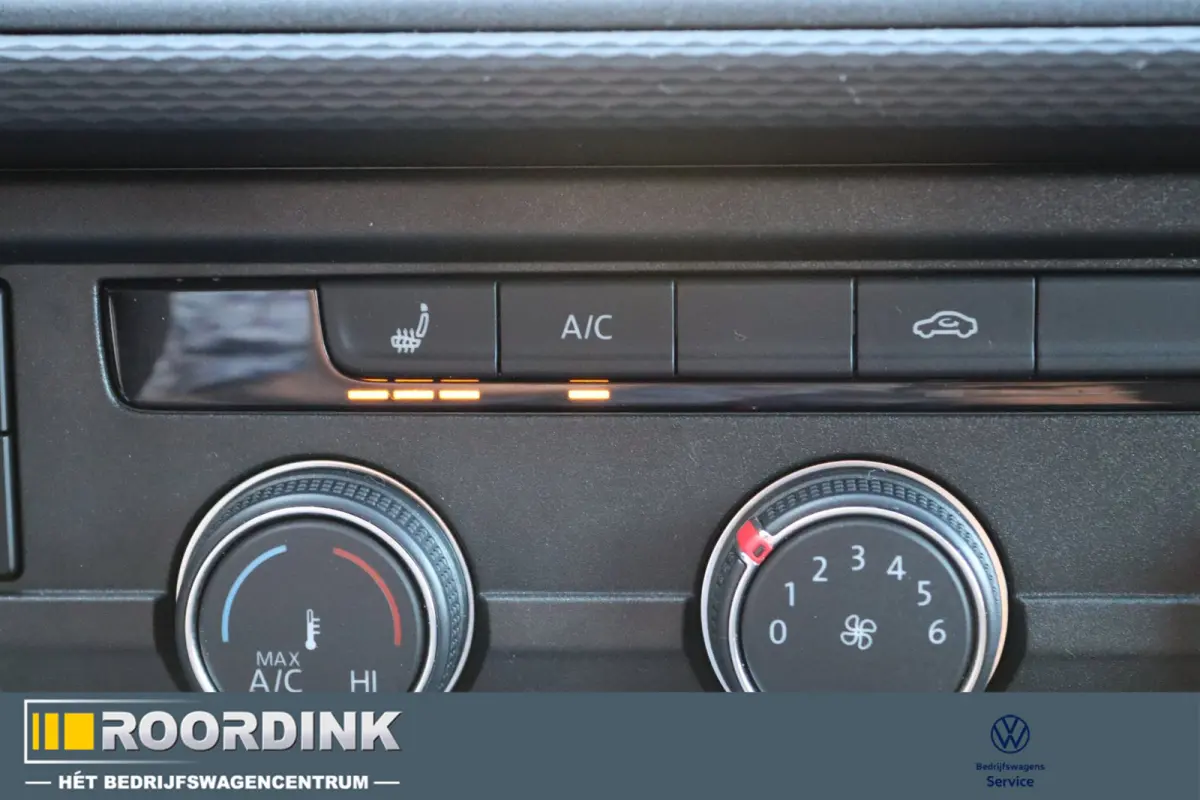 L2 150 pk Linker schuifdeur - GVW 3000, imperiaal, trekhaak, betimmering, 3 zits