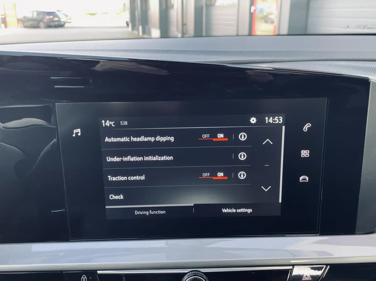 1.2 Edition CAMERA|LED|LANE & FRONT ASSIST | PDC