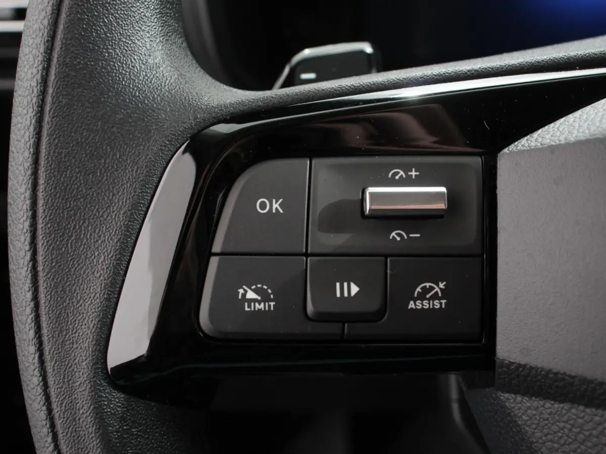 1.5 BlueHDi 130pk L2 Automaat Apple Carplay / Android Auto Navigatie Trekhaak Airco Camera Cruise Control Parkeersensoren V+A DAB