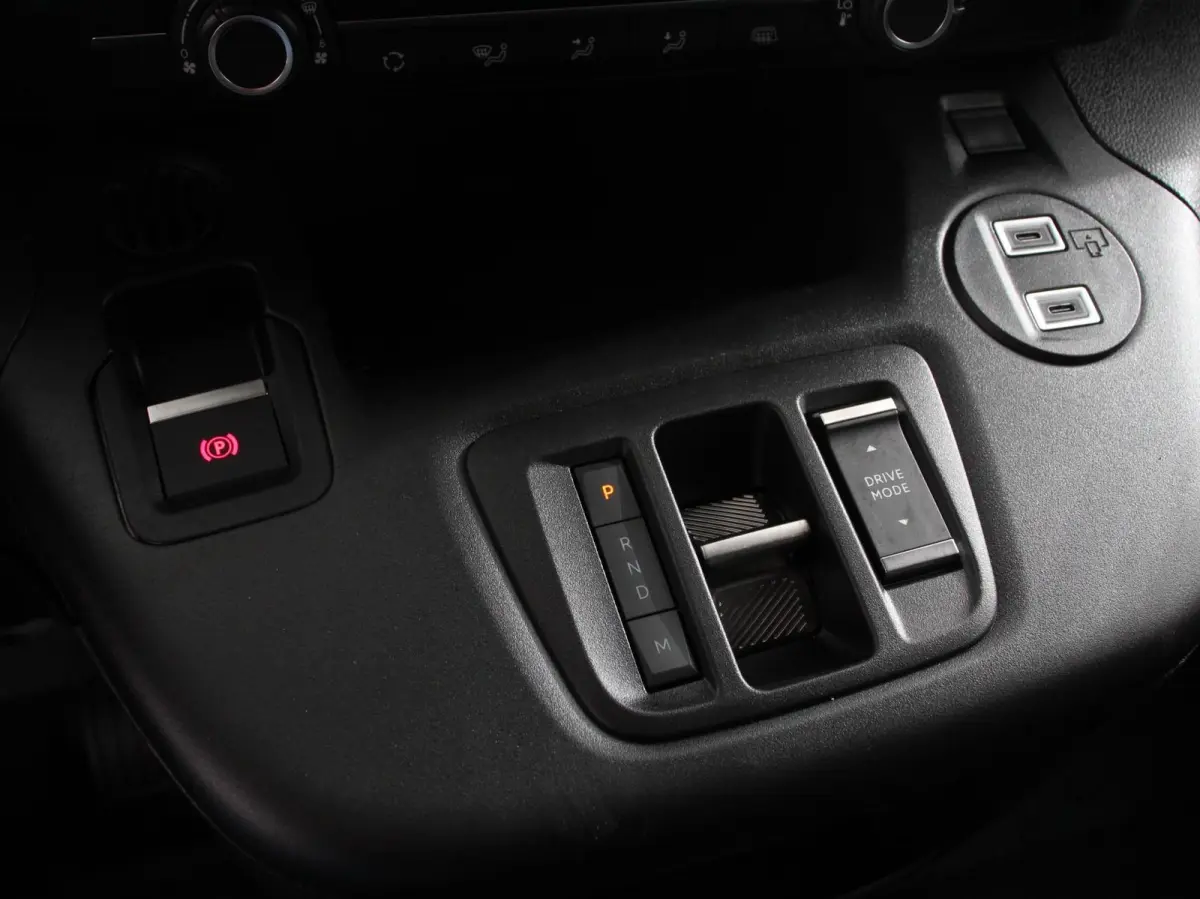 1.5 BlueHDi 130pk L2 Automaat Apple Carplay / Android Auto Navigatie Trekhaak Airco Camera Cruise Control Parkeersensoren V+A DAB