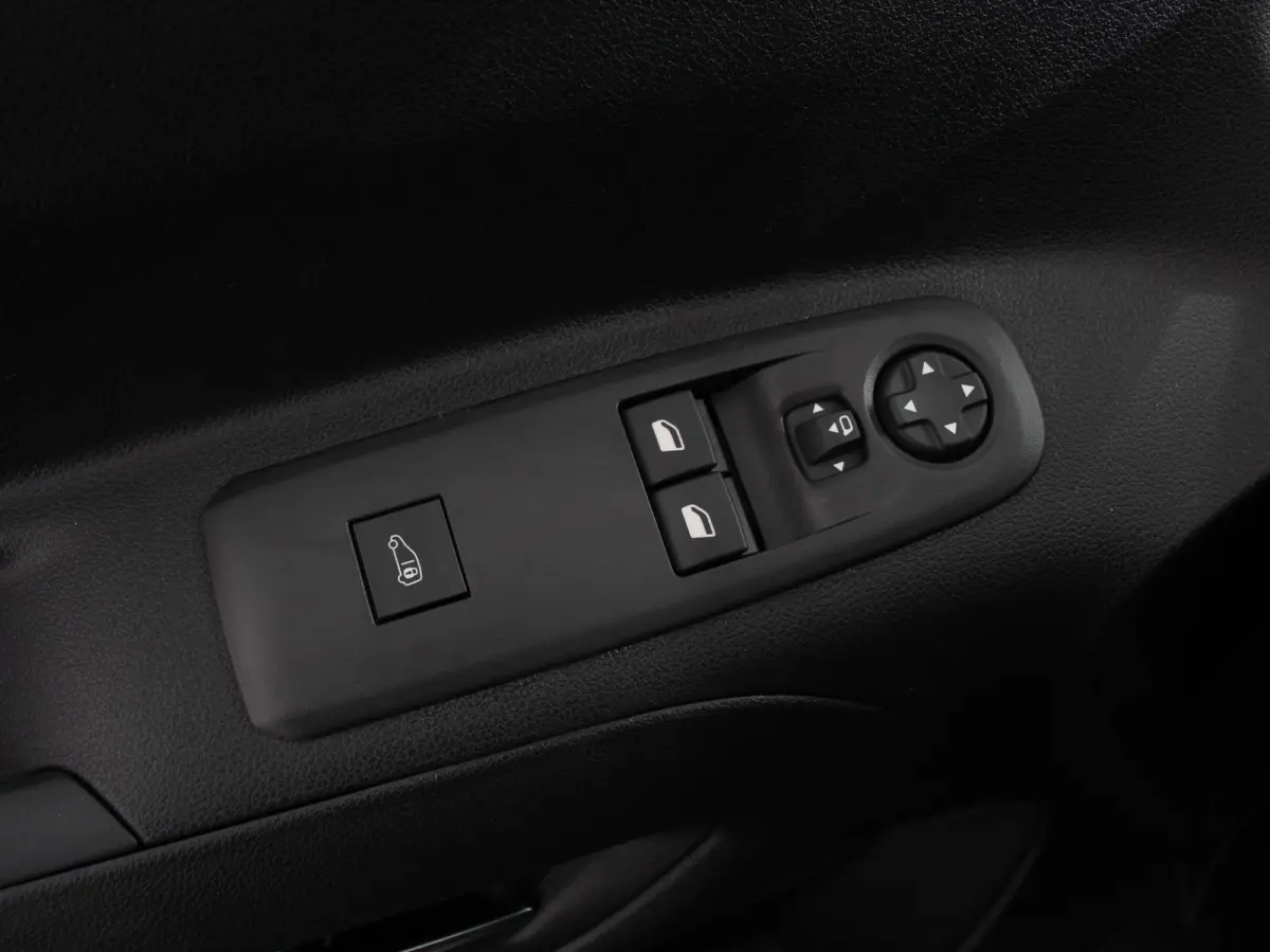1.5 BlueHDi 130pk L2 Automaat Apple Carplay / Android Auto Navigatie Trekhaak Airco Camera Cruise Control Parkeersensoren V+A DAB