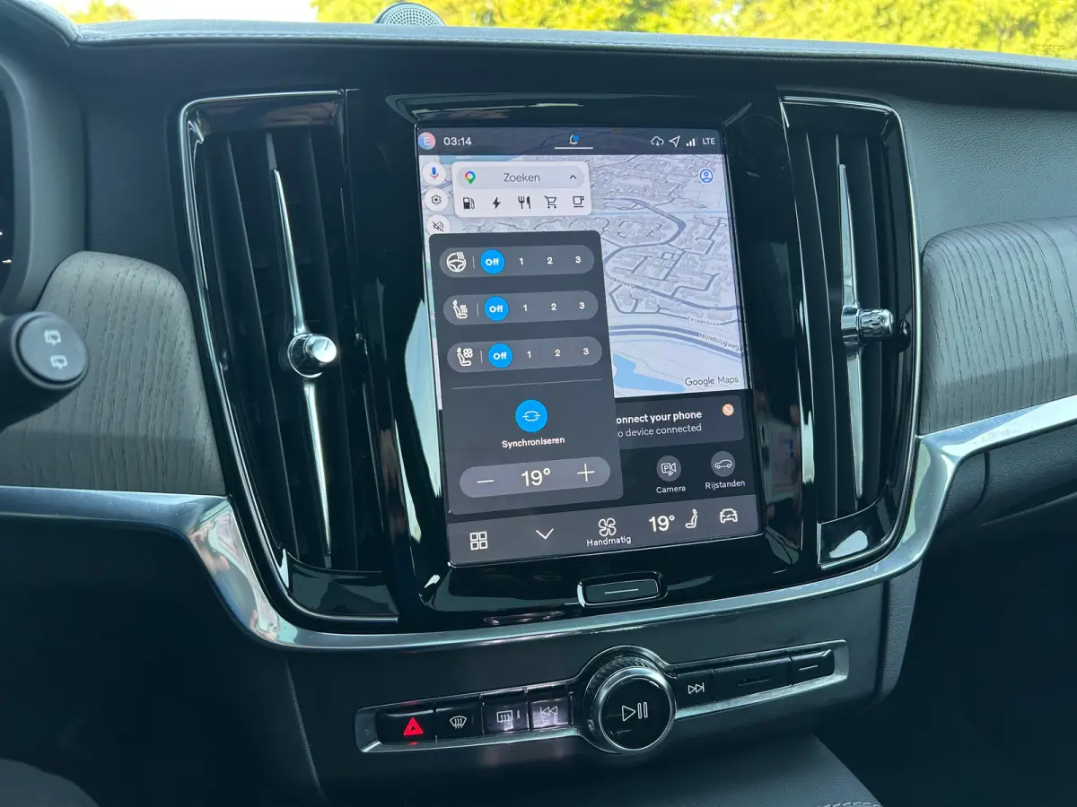 2.0 T8 Plug-in hybrid AWD Ultra Dark | Luchtvering | sOh 100% | Bowers&Wilkins | Massage | HU-Display |
