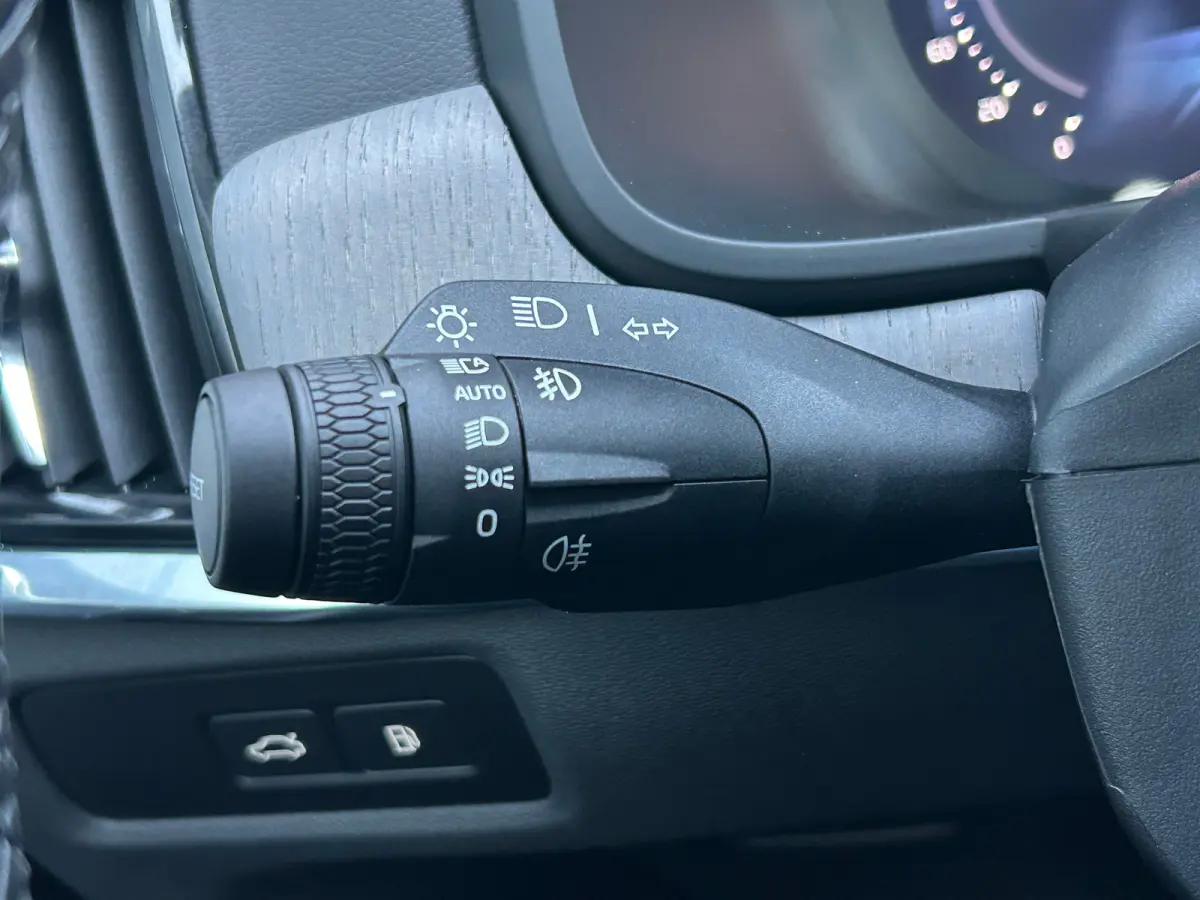2.0 T8 Plug-in hybrid AWD Ultra Dark | Luchtvering | sOh 100% | Bowers&Wilkins | Massage | HU-Display |