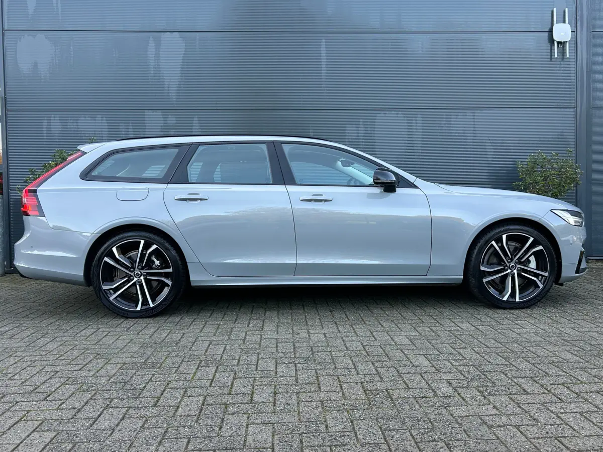 2.0 T8 Plug-in hybrid AWD Ultra Dark | Luchtvering | sOh 100% | Bowers&Wilkins | Massage | HU-Display |