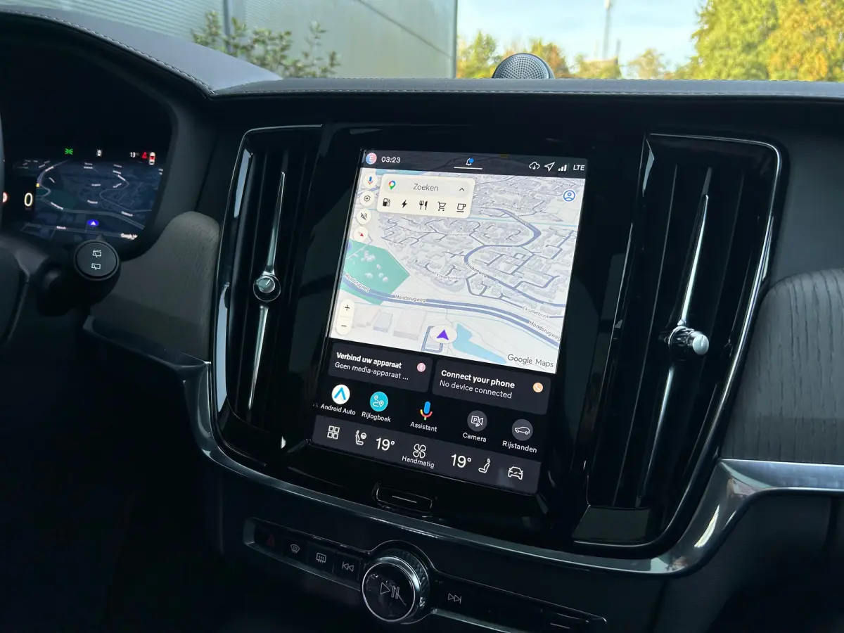2.0 T8 Plug-in hybrid AWD Ultra Dark | Luchtvering | sOh 100% | Bowers&Wilkins | Massage | HU-Display |