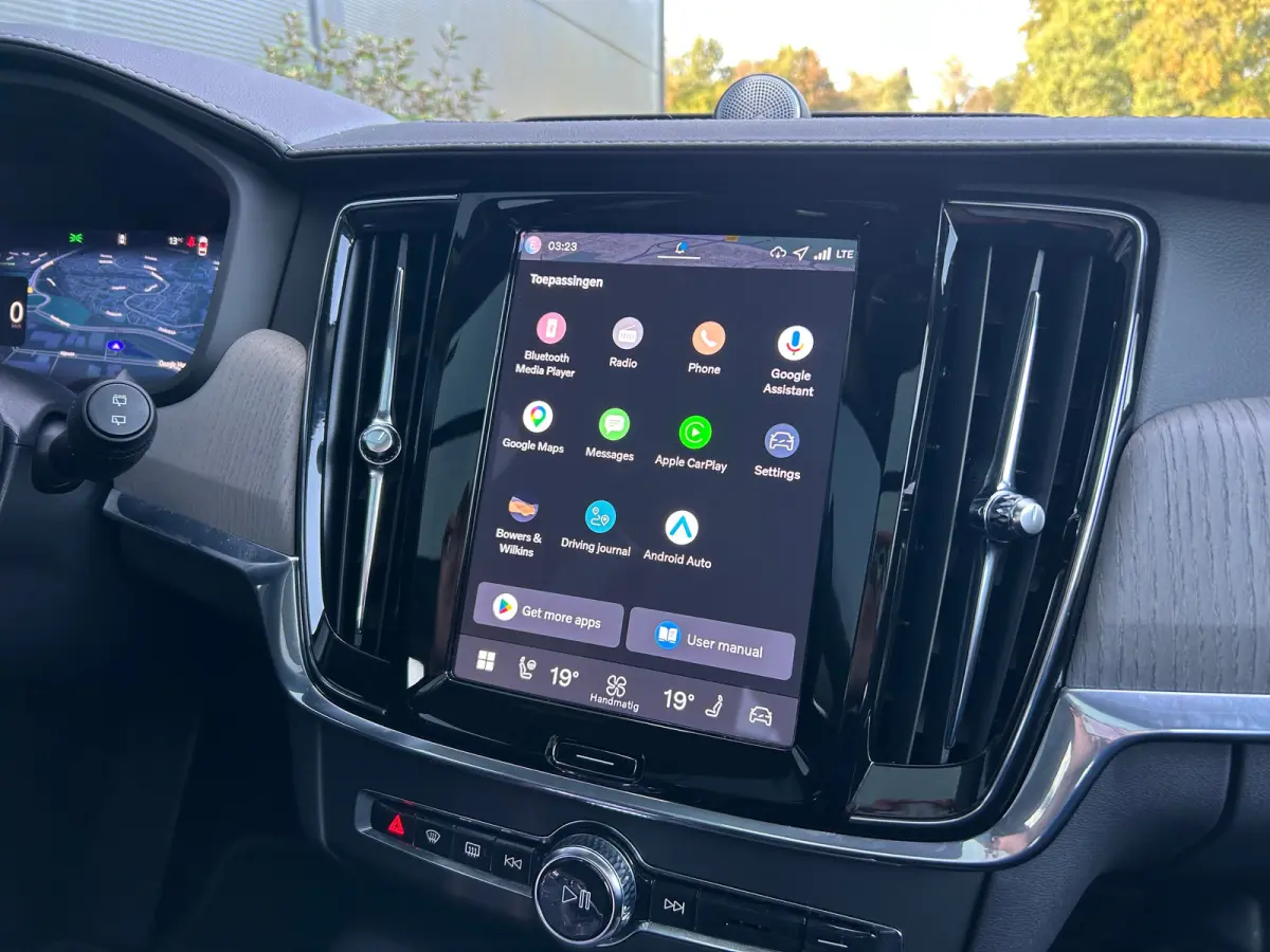 2.0 T8 Plug-in hybrid AWD Ultra Dark | Luchtvering | sOh 100% | Bowers&Wilkins | Massage | HU-Display |