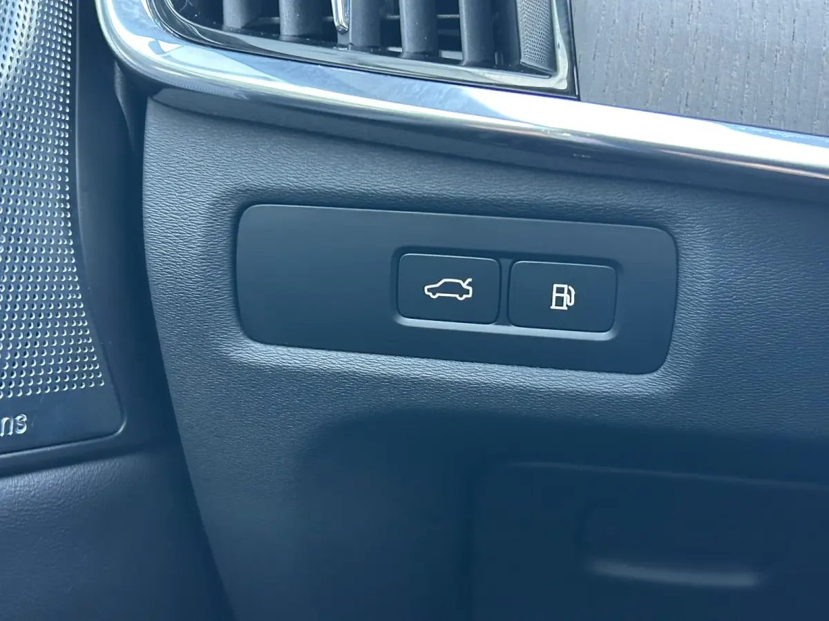 2.0 T8 Plug-in hybrid AWD Ultra Dark | Luchtvering | sOh 100% | Bowers&Wilkins | Massage | HU-Display |