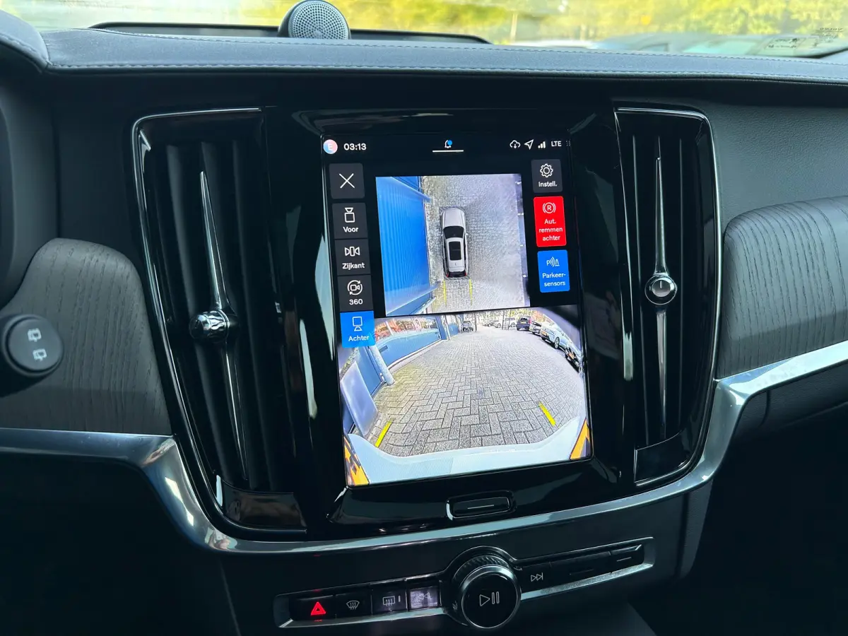 2.0 T8 Plug-in hybrid AWD Ultra Dark | Luchtvering | sOh 100% | Bowers&Wilkins | Massage | HU-Display |