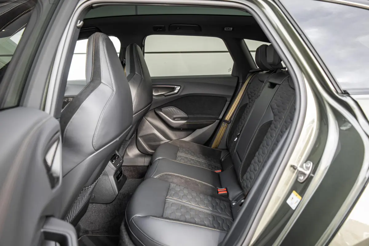 RS 5 Avant e-hybrid 640pk quattro | Keramisch | Sport Pakket | Carbon Camouflage | Panoramadak Var. Transparantie