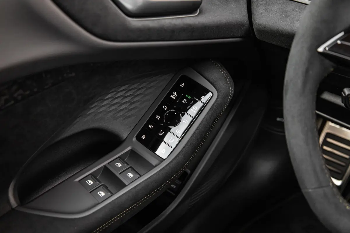 RS 5 Avant e-hybrid 640pk quattro | Keramisch | Sport Pakket | Carbon Camouflage | Panoramadak Var. Transparantie