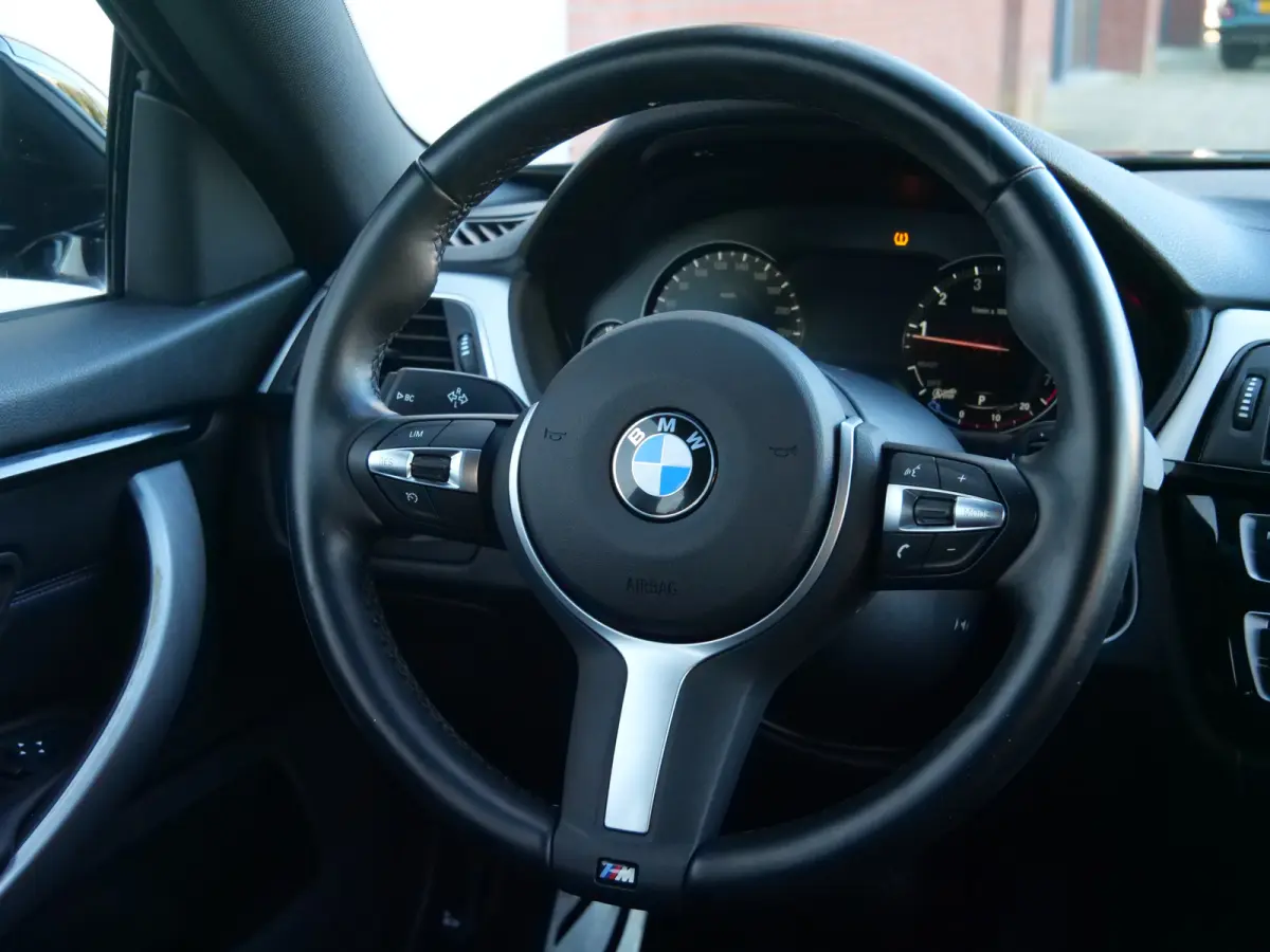 420i High Executive Edition 184 Pk Automaat Navi / M-Sport / Camera / Leer