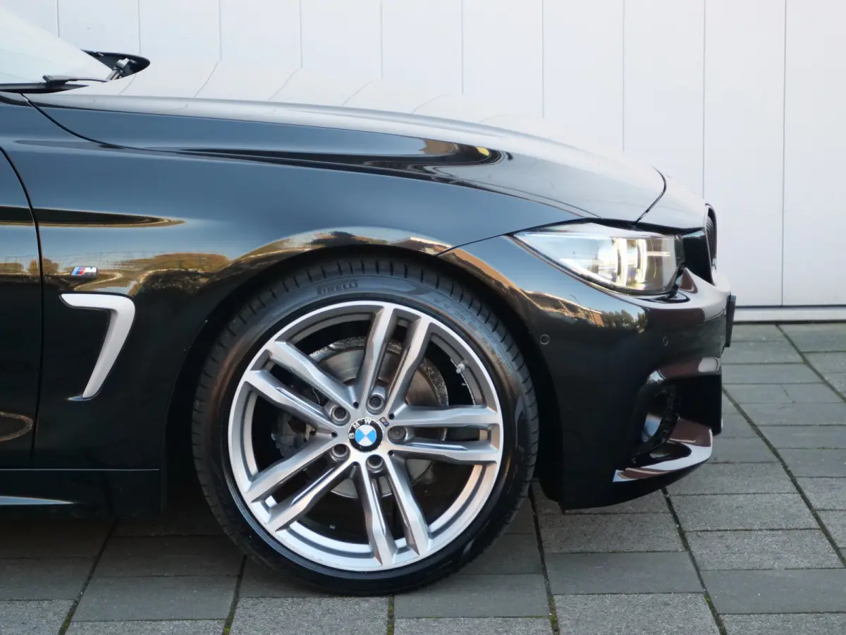 420i High Executive Edition 184 Pk Automaat Navi / M-Sport / Camera / Leer
