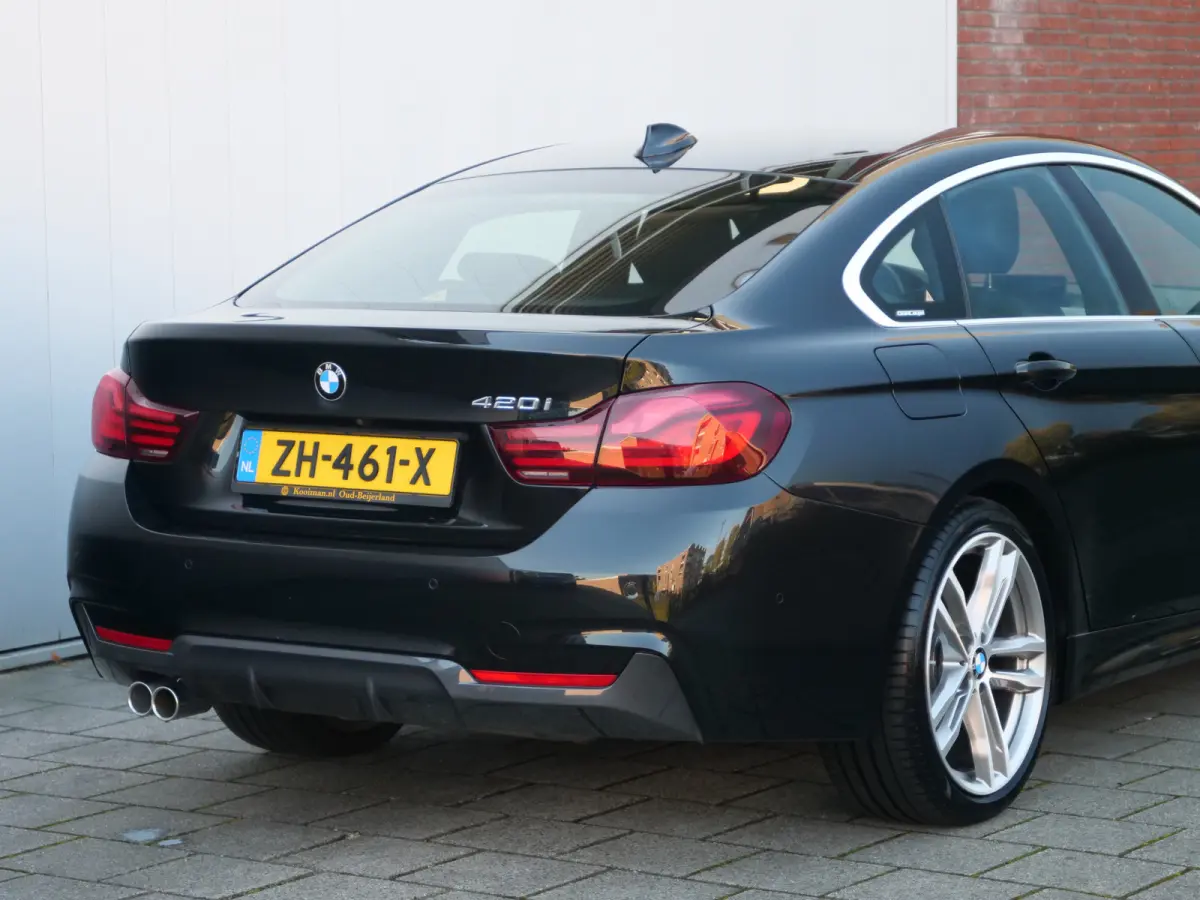 420i High Executive Edition 184 Pk Automaat Navi / M-Sport / Camera / Leer