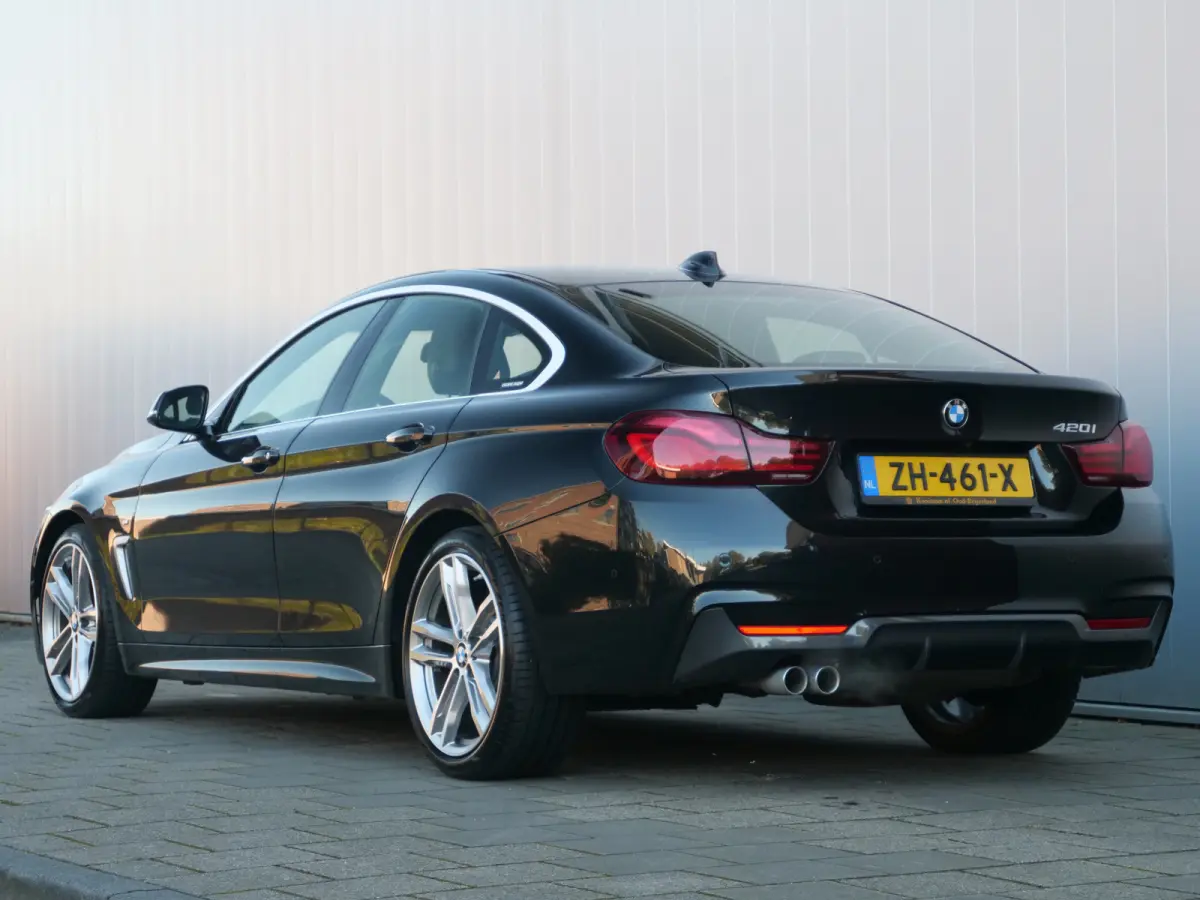 420i High Executive Edition 184 Pk Automaat Navi / M-Sport / Camera / Leer