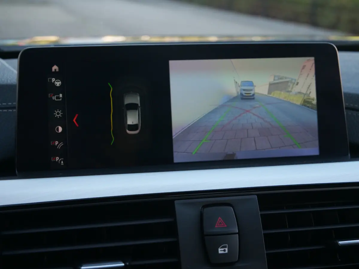 420i High Executive Edition 184 Pk Automaat Navi / M-Sport / Camera / Leer