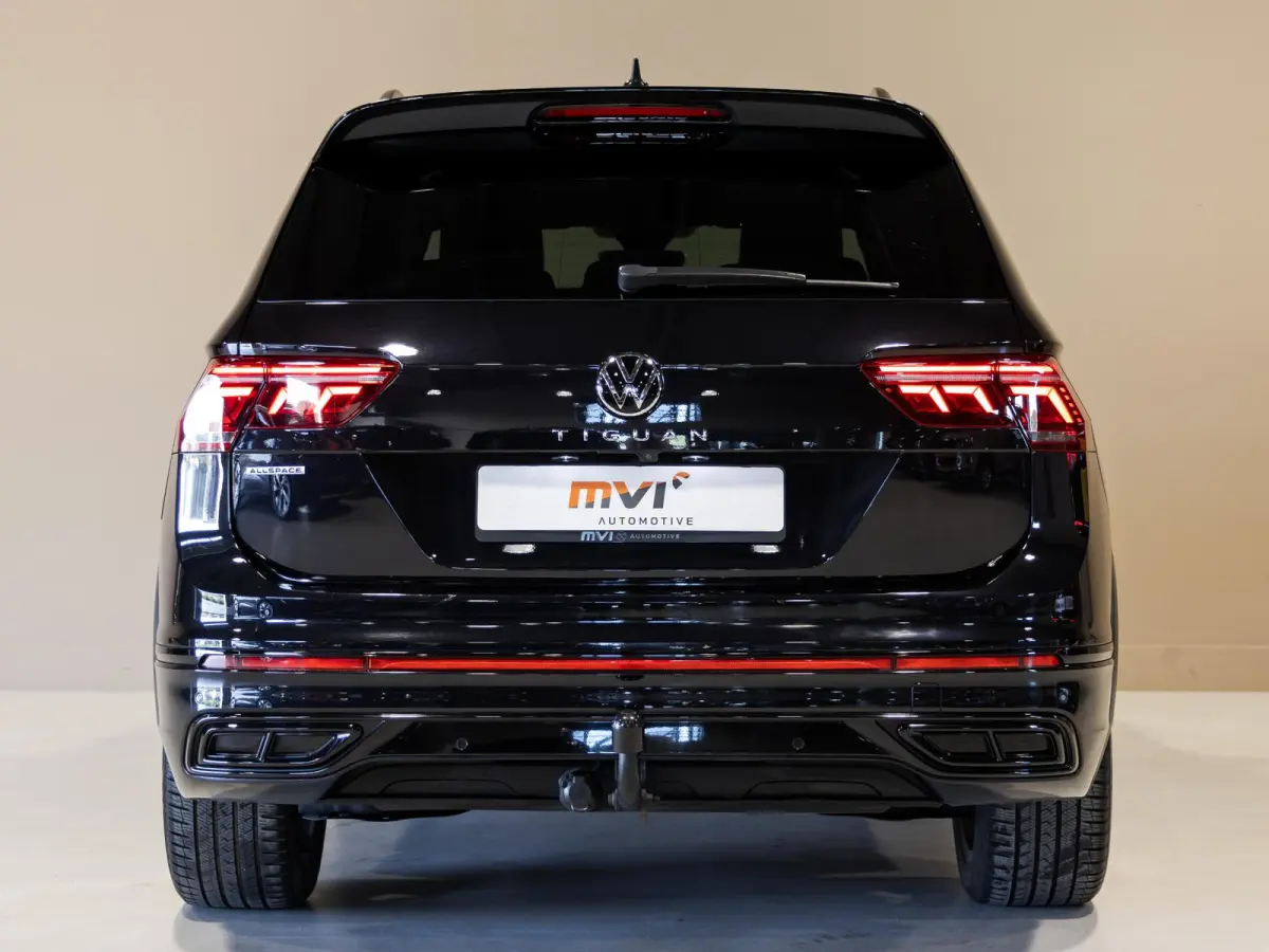 1.5 TSI R-Line Business+ 7p. / 150pk / Trekhaak / Panorama dak / Achteruitrij camera /