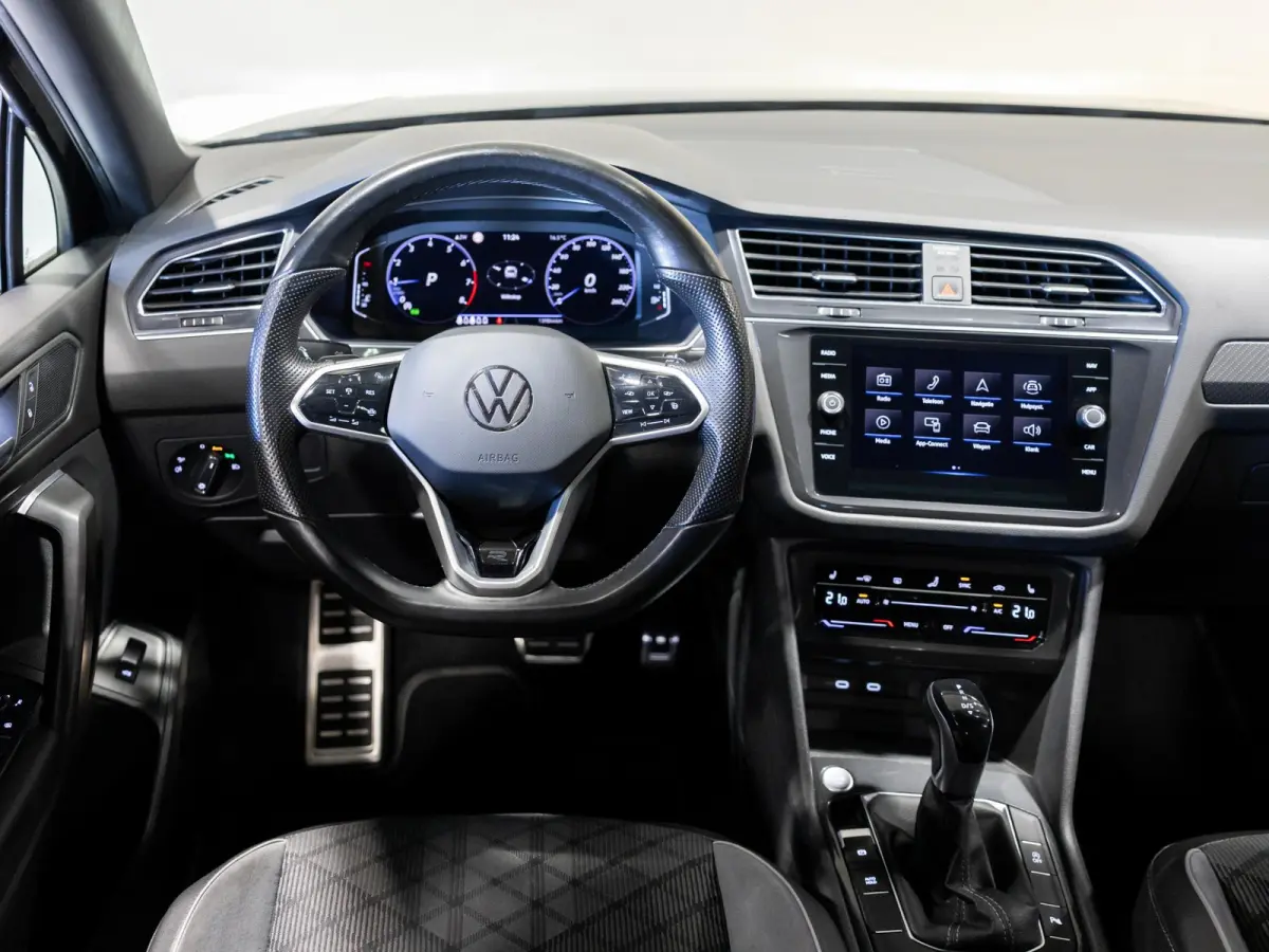 1.5 TSI R-Line Business+ 7p. / 150pk / Trekhaak / Panorama dak / Achteruitrij camera /