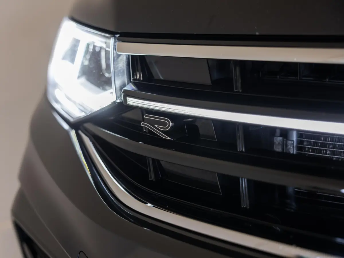 1.5 TSI R-Line Business+ 7p. / 150pk / Trekhaak / Panorama dak / Achteruitrij camera /