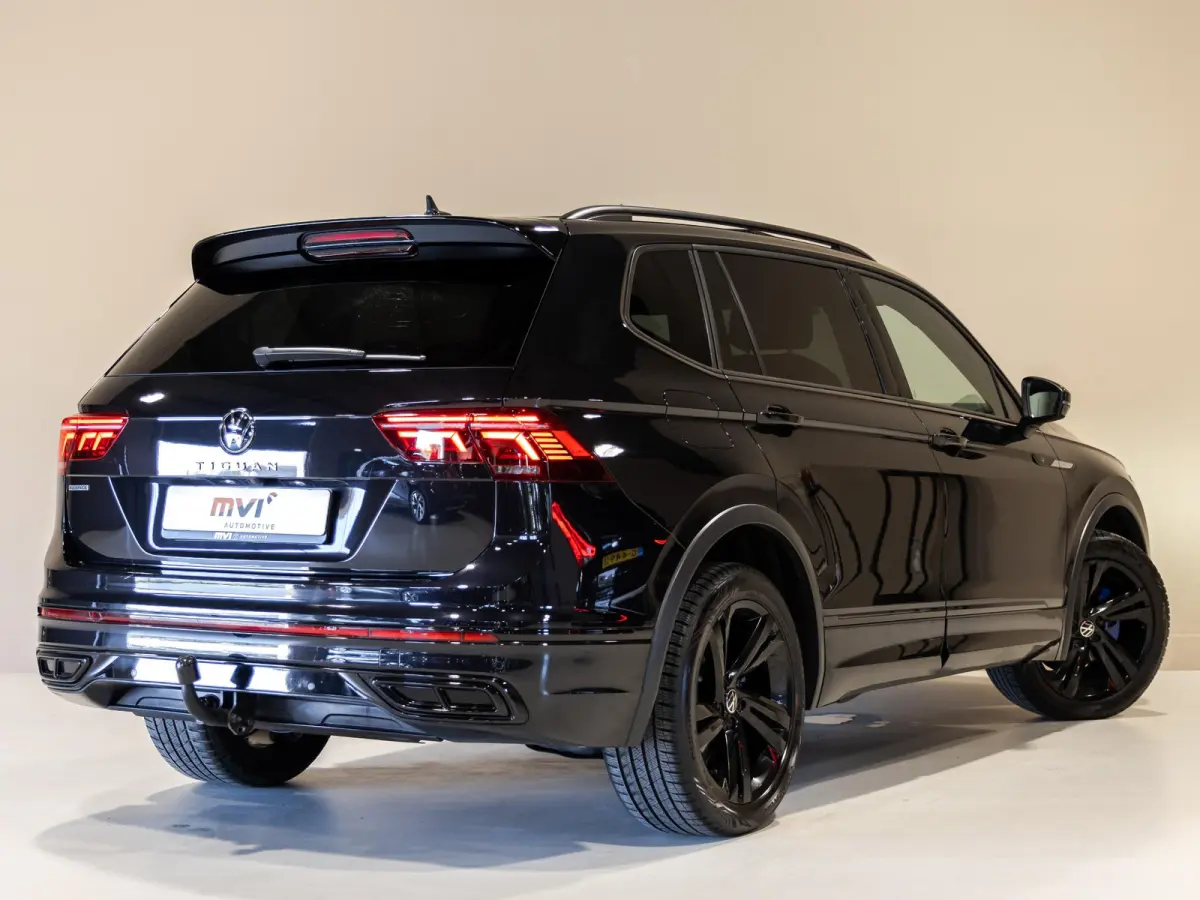 1.5 TSI R-Line Business+ 7p. / 150pk / Trekhaak / Panorama dak / Achteruitrij camera /