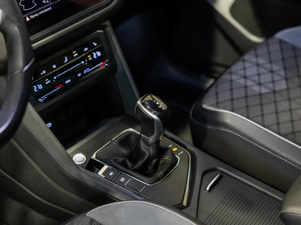 1.5 TSI R-Line Business+ 7p. / 150pk / Trekhaak / Panorama dak / Achteruitrij camera /