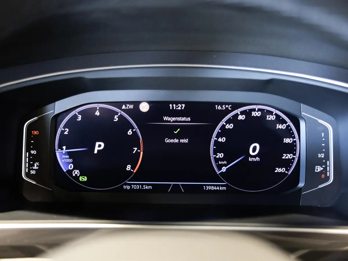 1.5 TSI R-Line Business+ 7p. / 150pk / Trekhaak / Panorama dak / Achteruitrij camera /