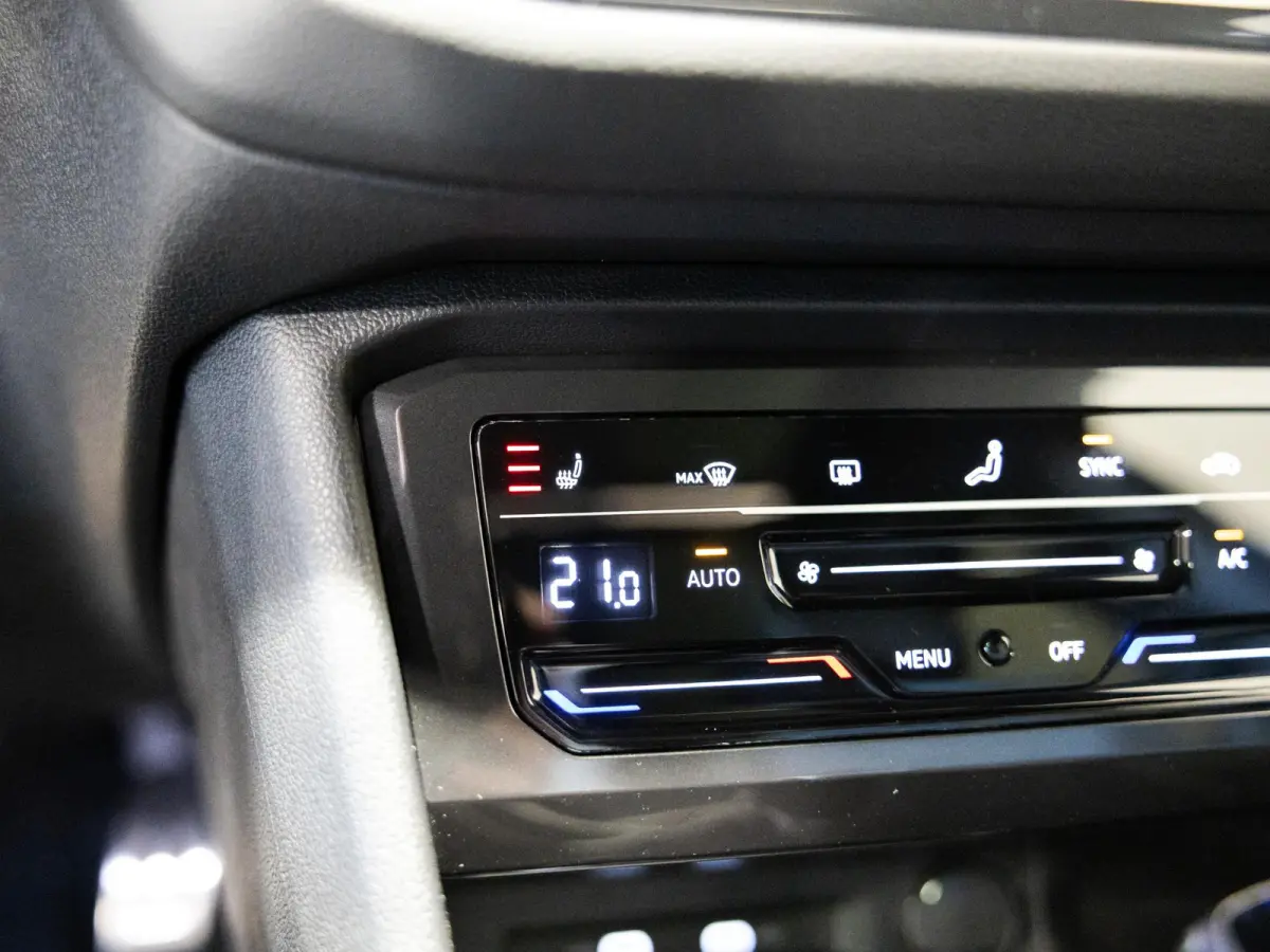 1.5 TSI R-Line Business+ 7p. / 150pk / Trekhaak / Panorama dak / Achteruitrij camera /