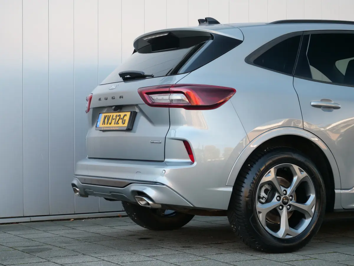 2.5 MHEV ST-Line 151 Pk Automaat Navigatie / DAB / Camera / Apple Carplay / Winterpakket