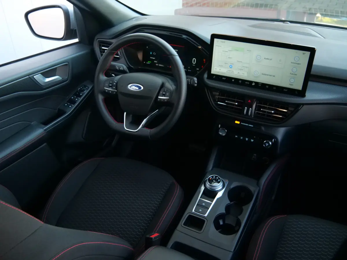2.5 MHEV ST-Line 151 Pk Automaat Navigatie / DAB / Camera / Apple Carplay / Winterpakket