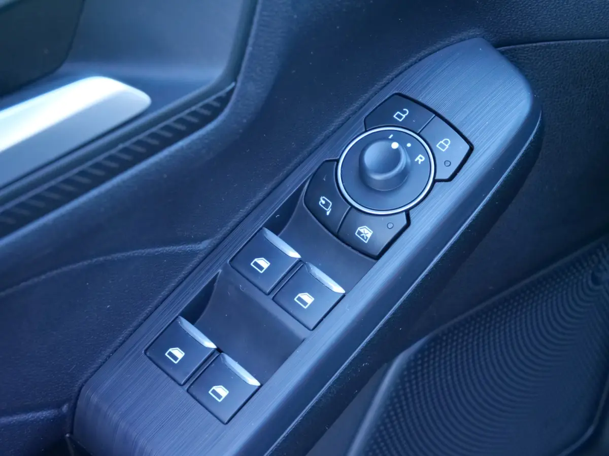 2.5 MHEV ST-Line 151 Pk Automaat Navigatie / DAB / Camera / Apple Carplay / Winterpakket