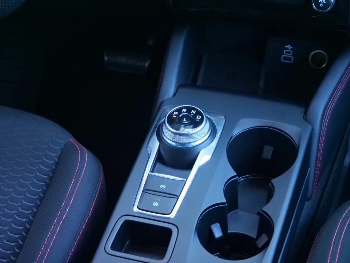 2.5 MHEV ST-Line 151 Pk Automaat Navigatie / DAB / Camera / Apple Carplay / Winterpakket