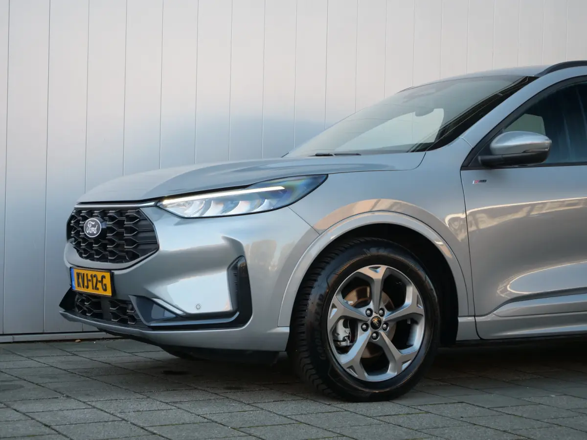 2.5 MHEV ST-Line 151 Pk Automaat Navigatie / DAB / Camera / Apple Carplay / Winterpakket