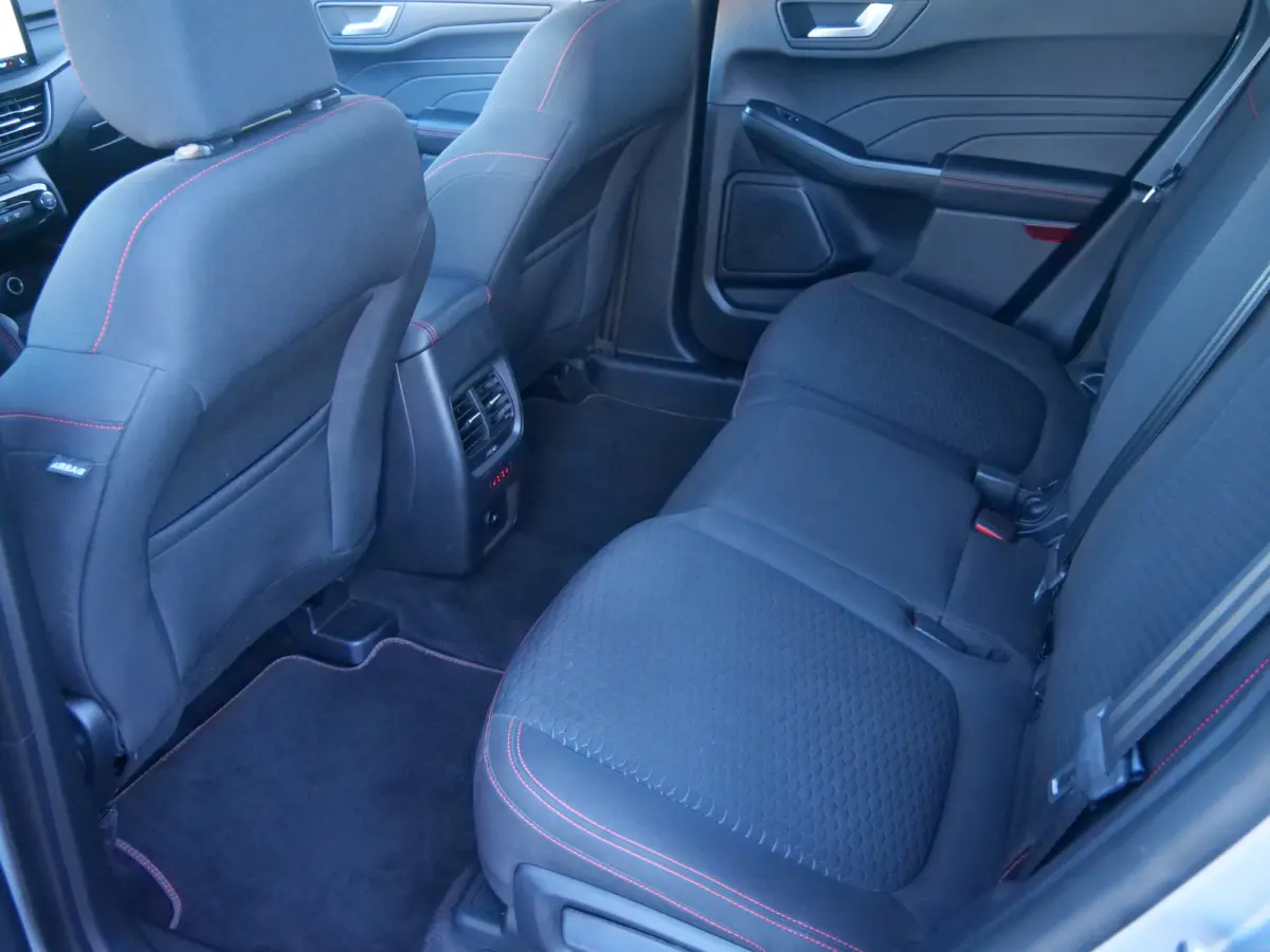 2.5 MHEV ST-Line 151 Pk Automaat Navigatie / DAB / Camera / Apple Carplay / Winterpakket