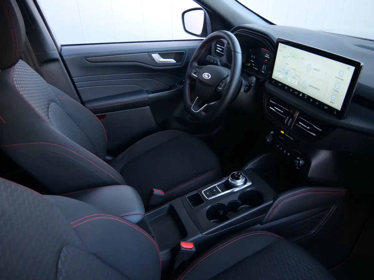 2.5 MHEV ST-Line 151 Pk Automaat Navigatie / DAB / Camera / Apple Carplay / Winterpakket